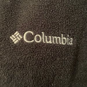 Columbia Sleeveless Zip Up Front Vest.